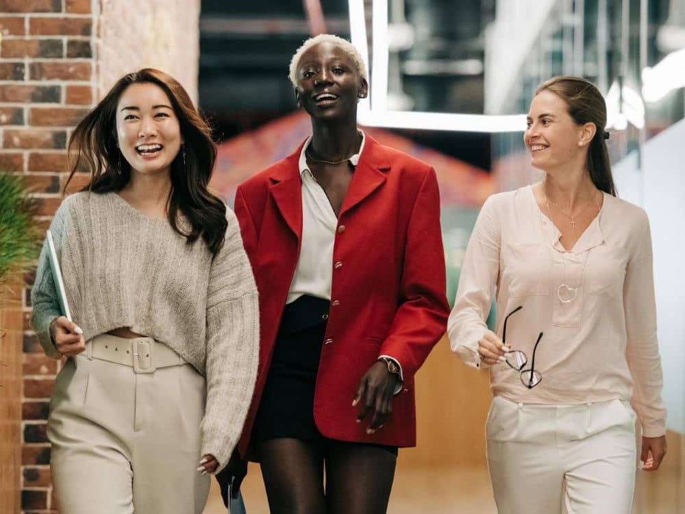 article avantage fiscal LLC - Trois entrepreneuses françaises satisfaite d'avoir exporté leur activité aux États-Unis