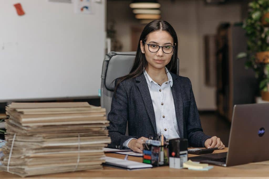 Article Créer une LLC en Alaska - Une femme Registered agent aux États-Unis