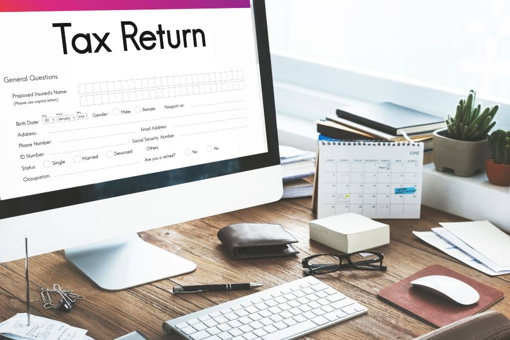 Article créer une llc dans le New Hampshire - Un formulaire tax return qui s'affiche sur l'écran d'un ordinateur