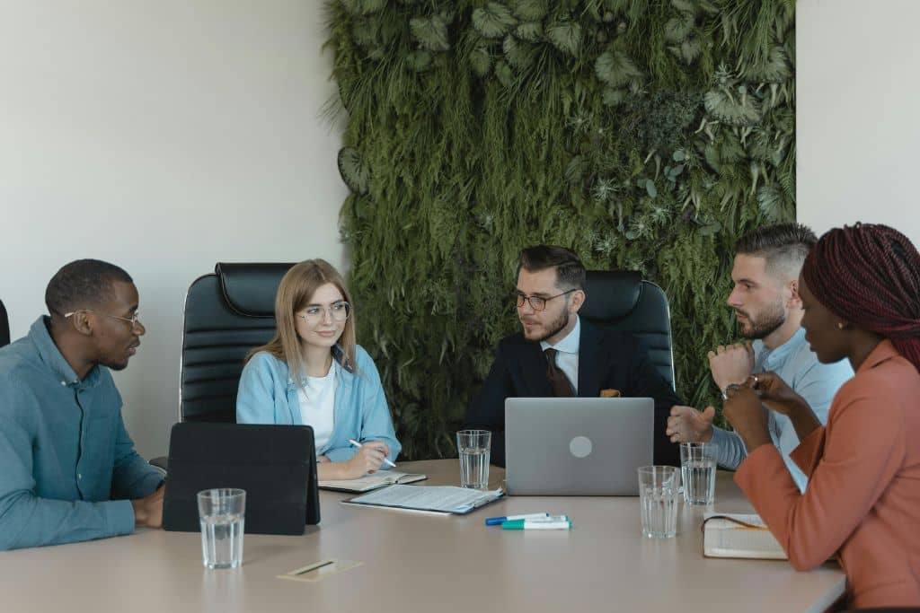 Article créer une llc en Virginie-occidentale - Réunion professionnelle entre associés