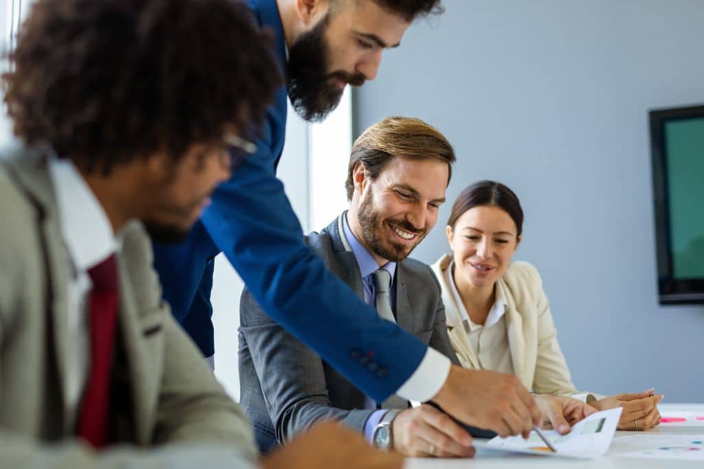 Article llc documents - Des entrepreneurs réunissent la liste des documents nécessaires pour la création d'une LLC
