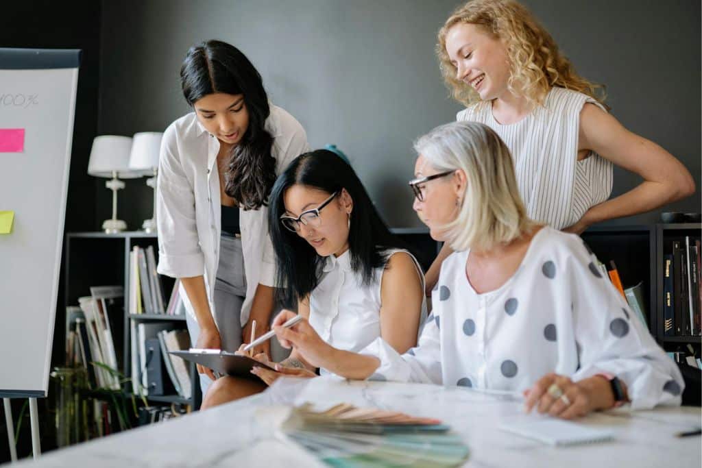 article llc nom d'entreprise - quatre entrepreneuses françaises enregistrent le nom de leur société aux États-Unis