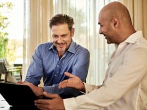 article LLC USA - Deux hommes d'affaire français envisagent de monter une entreprise sur le sol américain