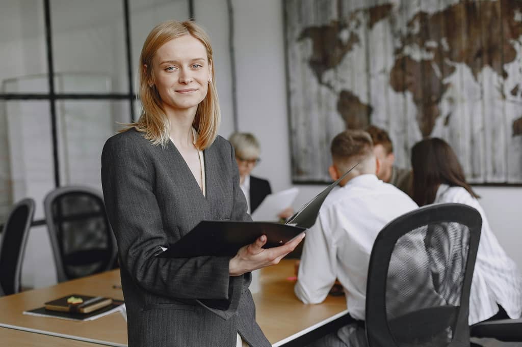 Article TIN - Experte qualifiée en accompagnement et création d'entreprise aux USA pour non-résidents